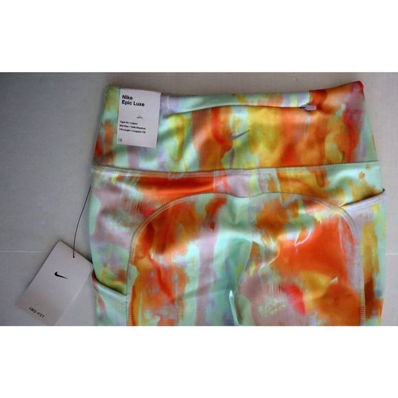Nike DM7716 Women's Sz S Multicolor Epic Luxe Mid-Rise 7/8 Running Tights $110 - Picture 7 of 15
